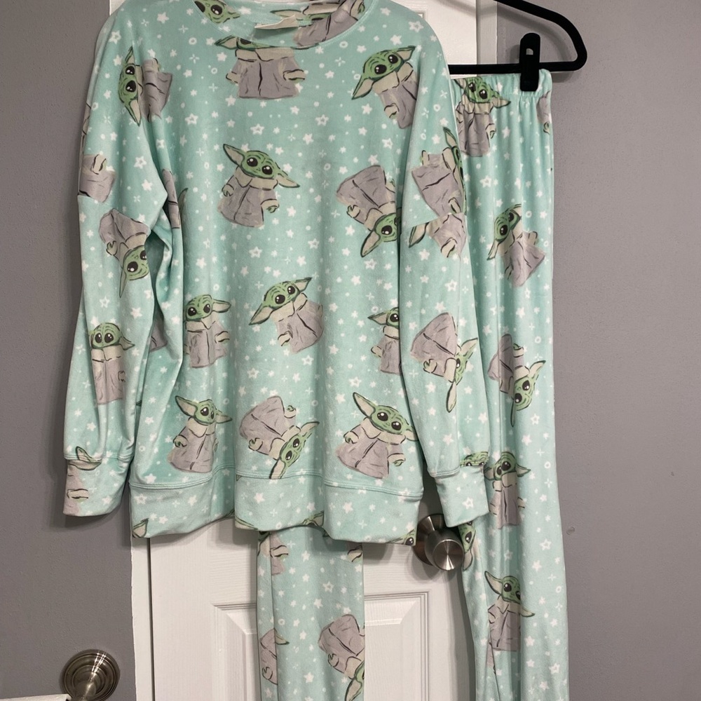 STAR WARS Baby yoda velour Pajama Set